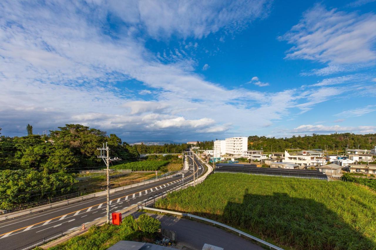Aparthotel Mr Kinjo 万座ビーチ前 à Onna Extérieur photo