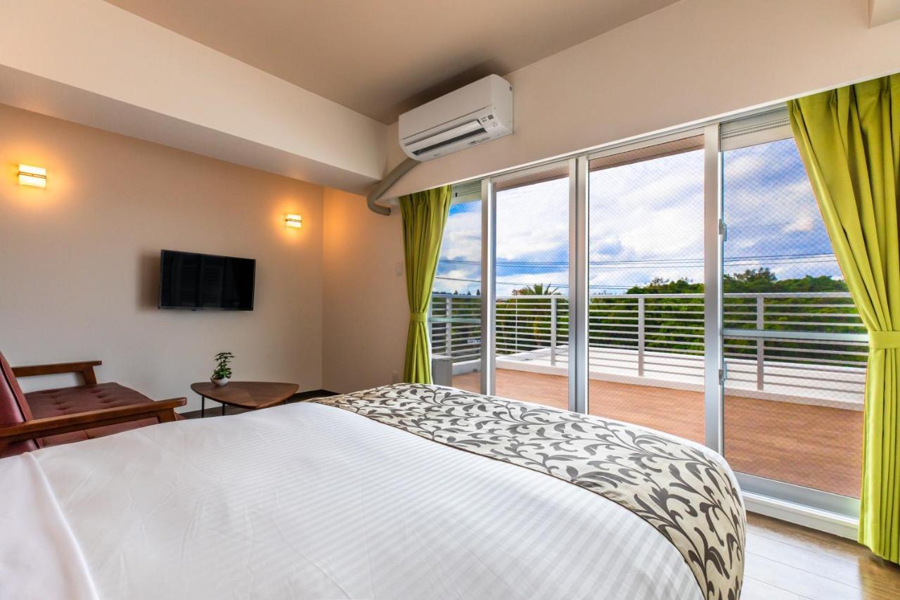 Aparthotel Mr Kinjo 万座ビーチ前 à Onna Extérieur photo
