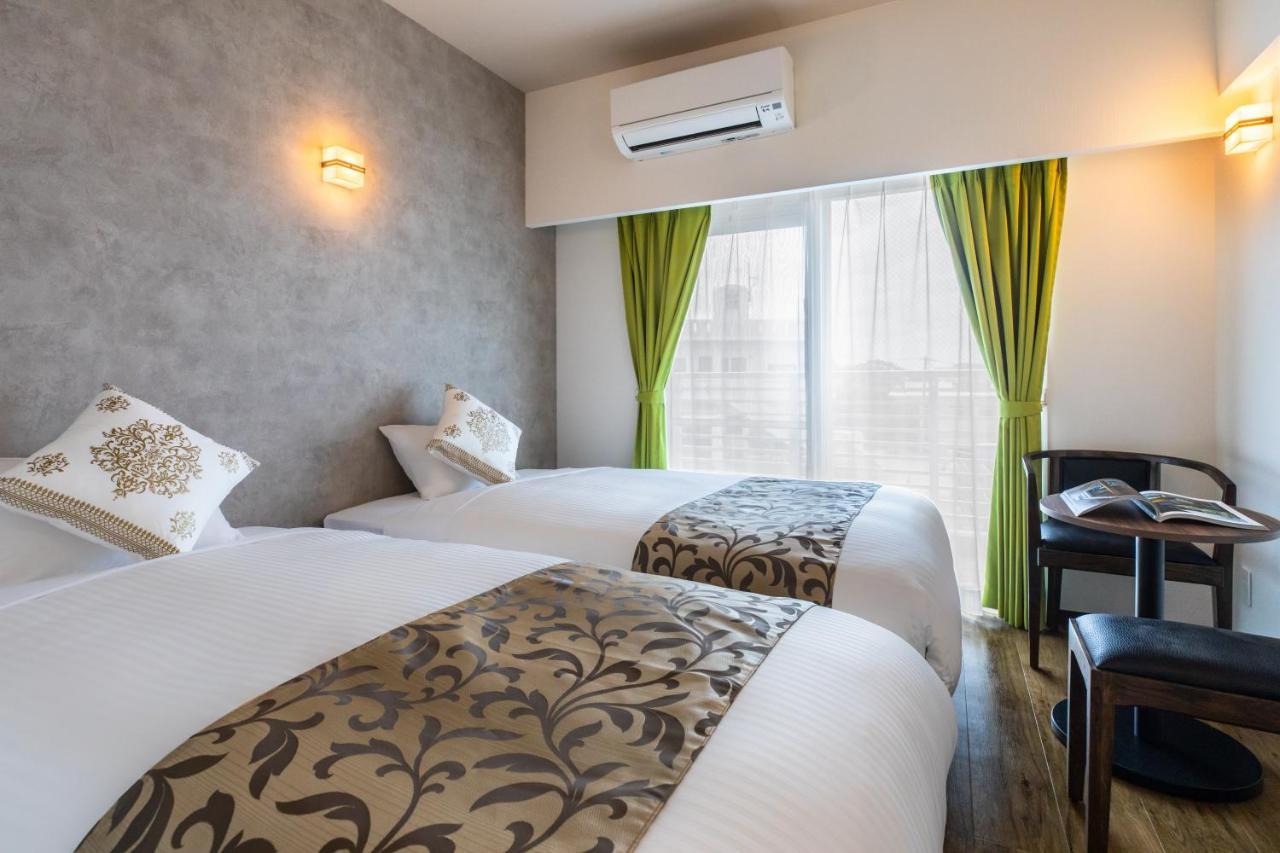 Aparthotel Mr Kinjo 万座ビーチ前 à Onna Extérieur photo